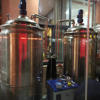 濟南豪魯300L酒店啤酒設備